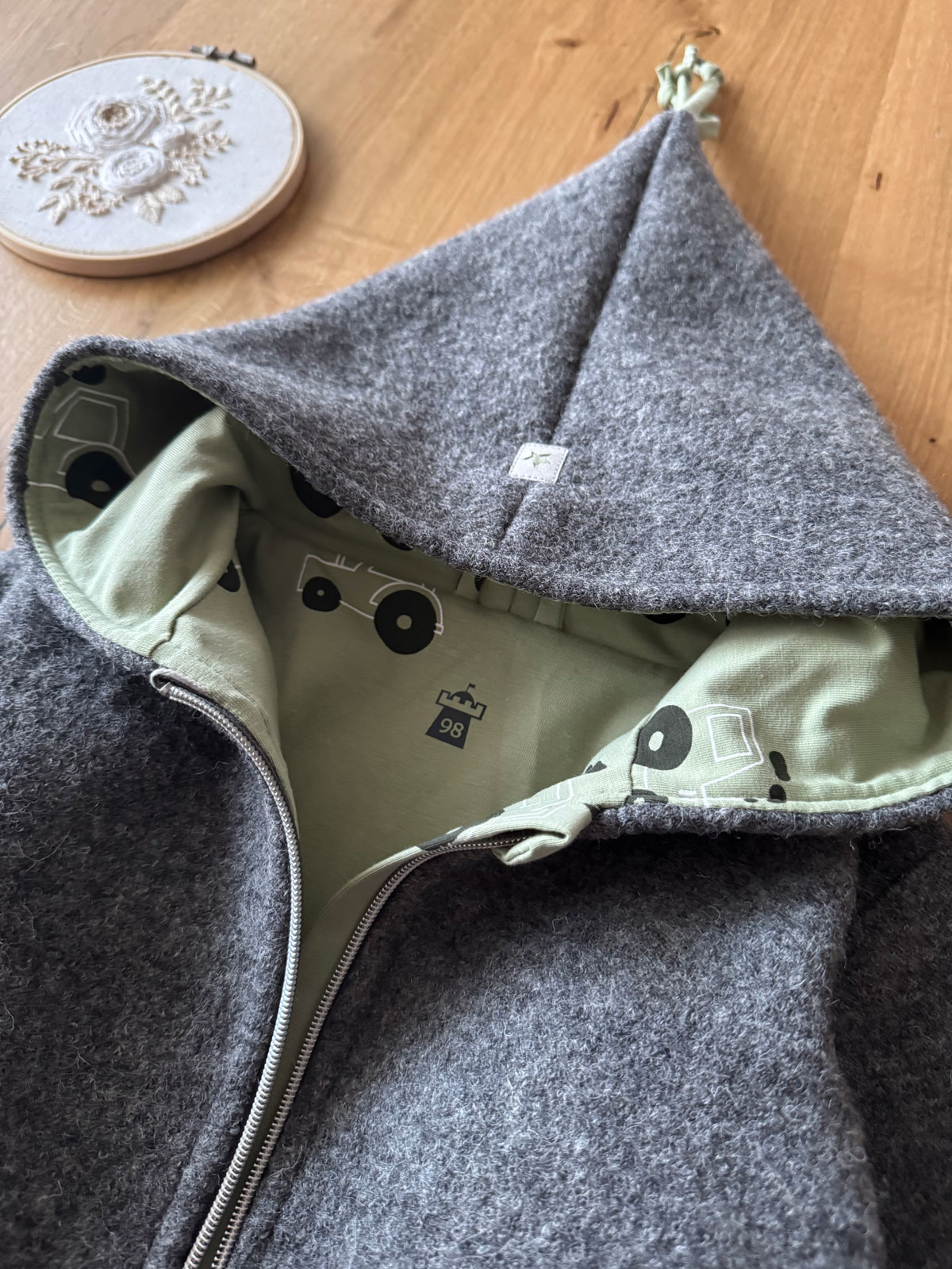 Walkjacke Grau/Traktor Grün Gr.98 – Bild 2