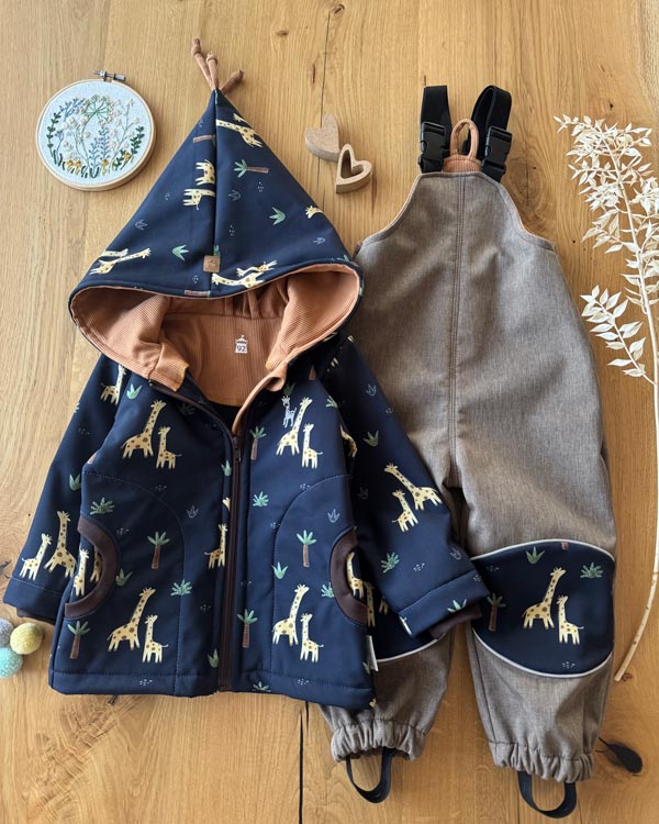 Softshell Outdoor Set Giraffen hinten