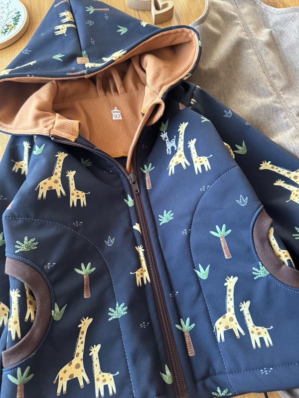 Softshelljacke Giraffen vorne von naehburg