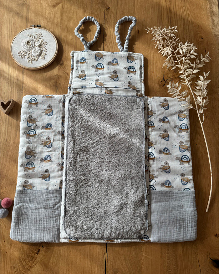 Wickeltasche VIKI Hellgrau Schildkröten – Bild 2