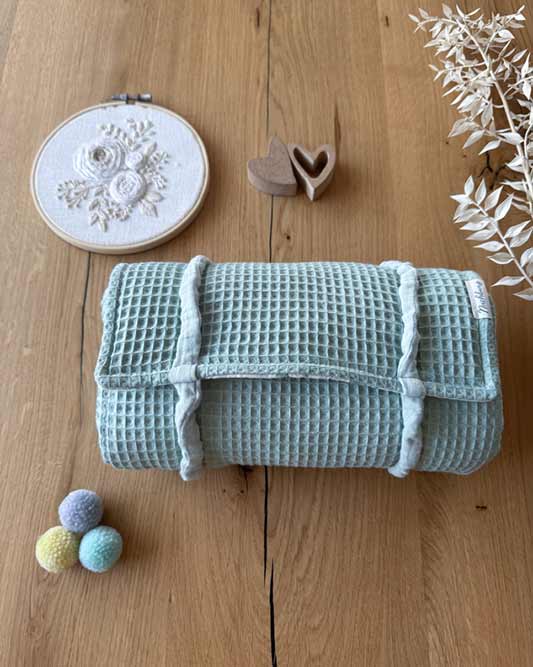 Wickeltasche Viki Altmint geschlossen