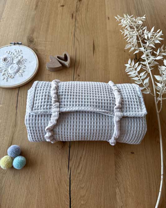 Wickeltasche VIKI Beige aufgerollt